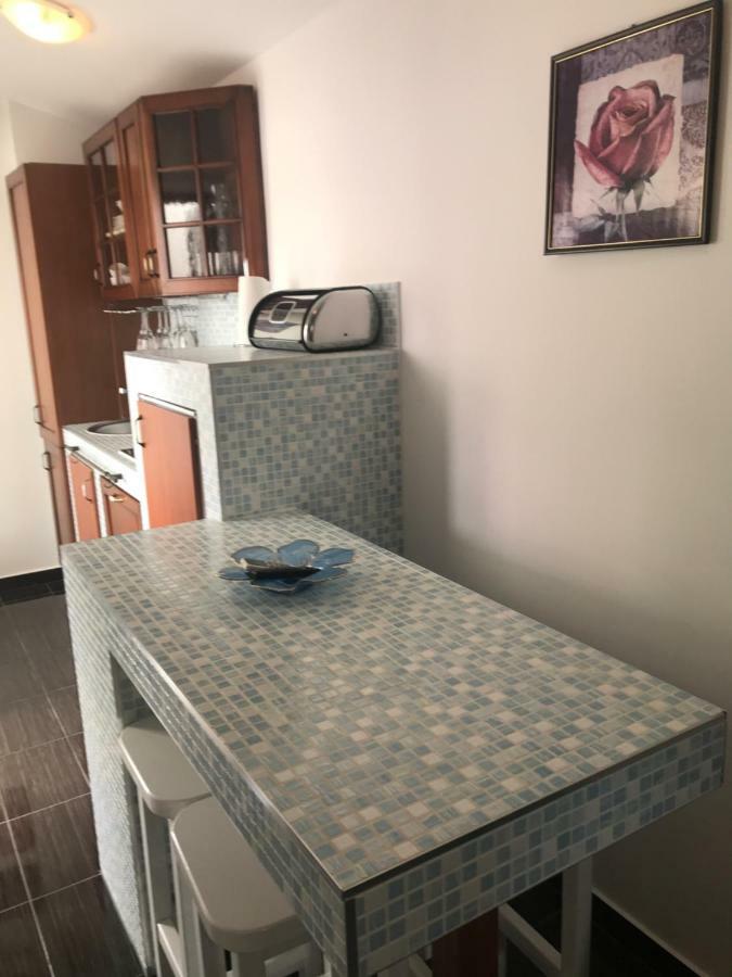 Sara Apartments Башка-Вода Екстер'єр фото